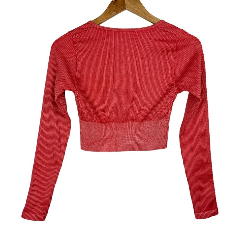 Aerie Offline Big Chill Seamless Long Sleeve T-Shirt Crop Top Sz Small Coral